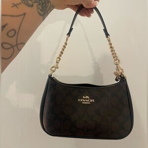 Teri Shoulder Bag In Signature Canvas - Gold/Brown Black - like new